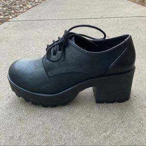 SODA Chunky oxfords- size 7